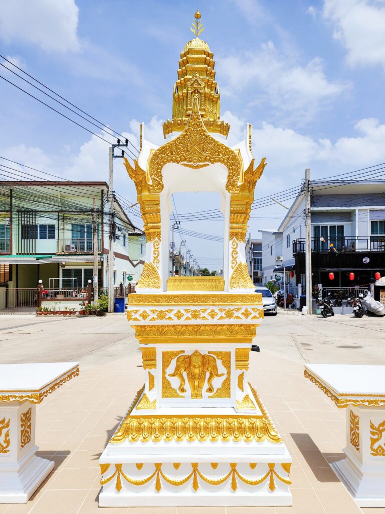 บทความรู้การตั้งศาล ของเสริมมงคล ศาลพระพรหม ศาลพระภูมิ ศาลเจ้าที่ บทความรู้โดยร้านศาลพระภูมิมณีสุข โรงงานศาลพระภูมิ ศาลพระภูมิราคาถูก 